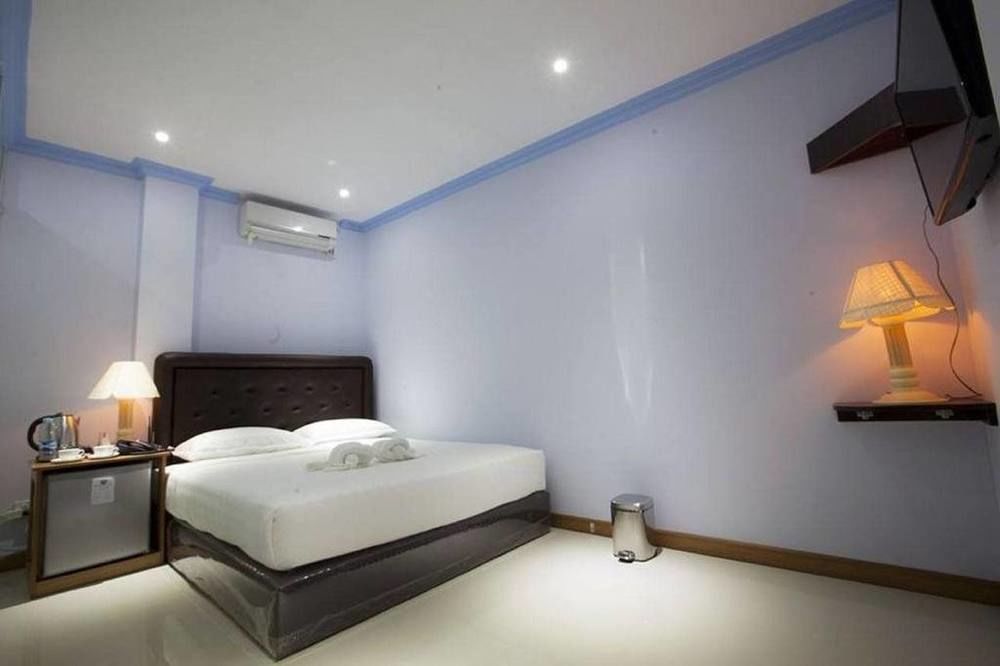 Woodland Hotel Yangon Extérieur photo