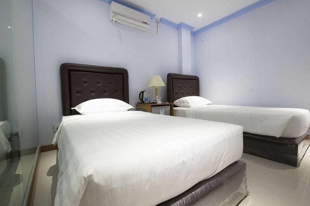 Woodland Hotel Yangon Extérieur photo