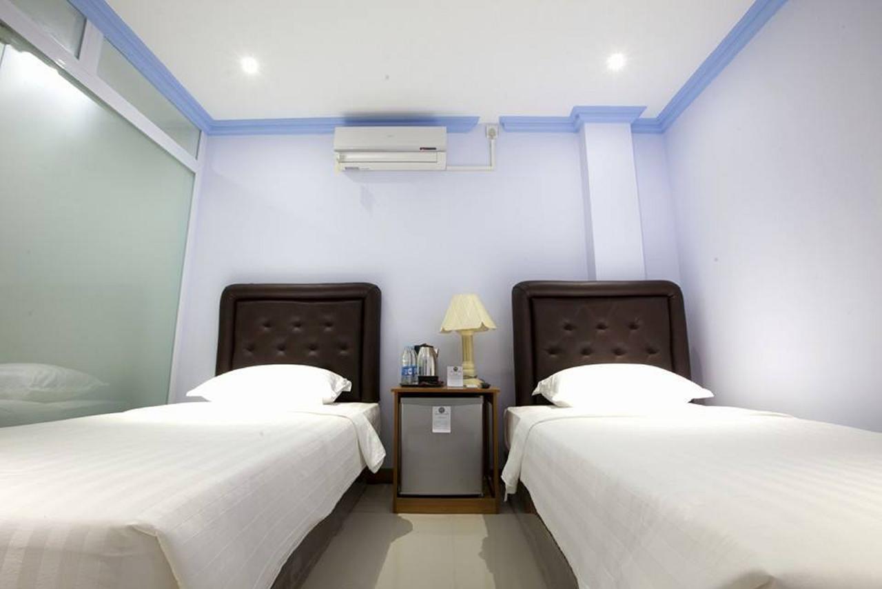 Woodland Hotel Yangon Extérieur photo