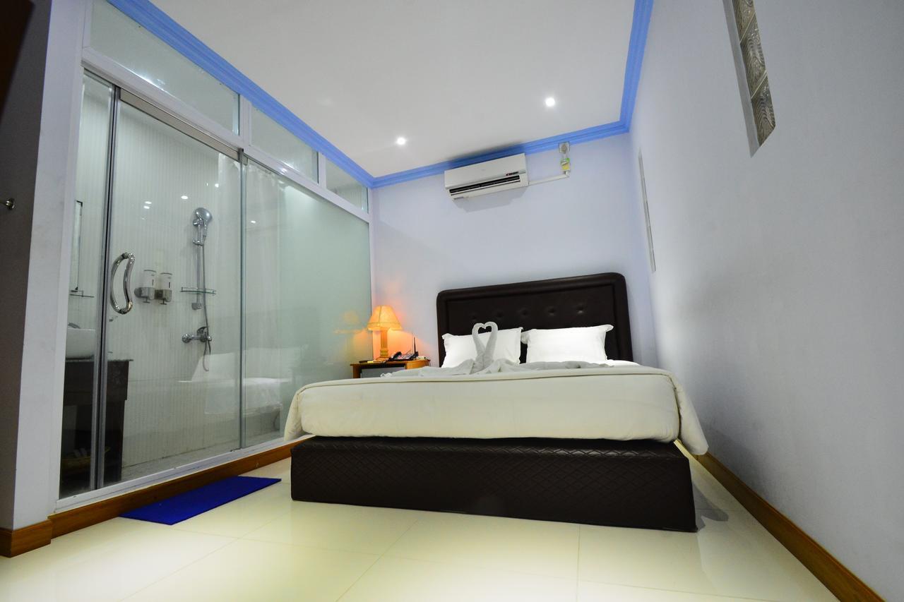 Woodland Hotel Yangon Extérieur photo