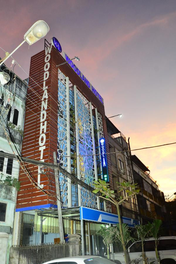 Woodland Hotel Yangon Extérieur photo