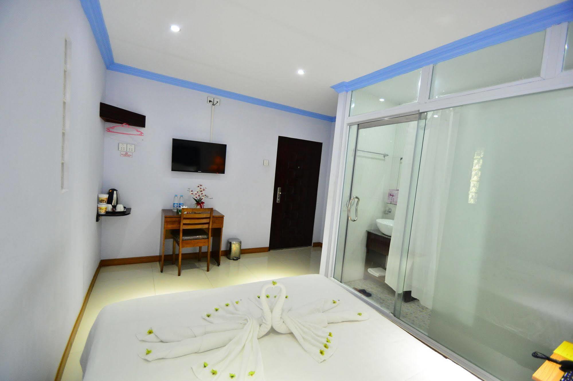 Woodland Hotel Yangon Extérieur photo