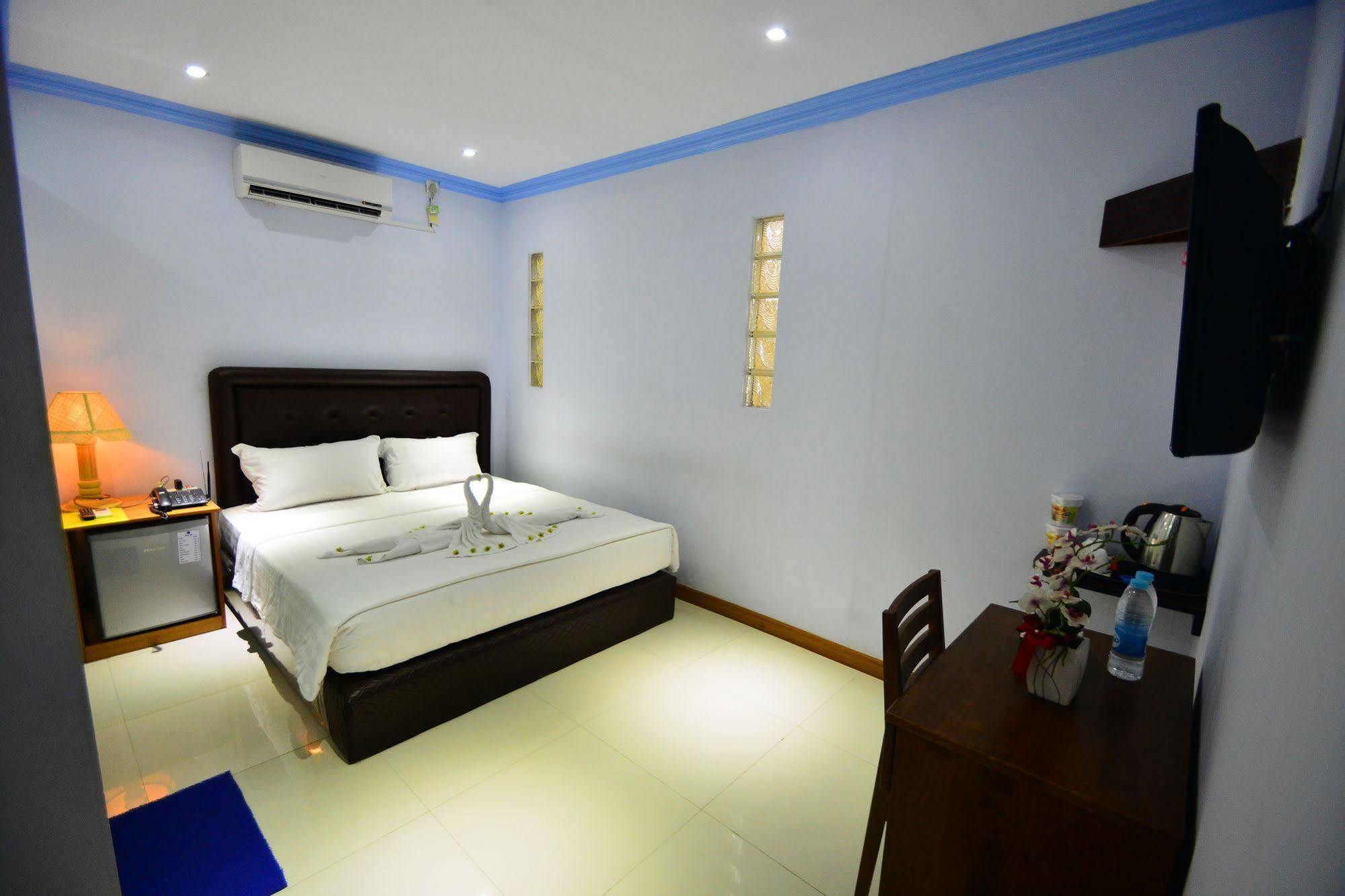 Woodland Hotel Yangon Extérieur photo
