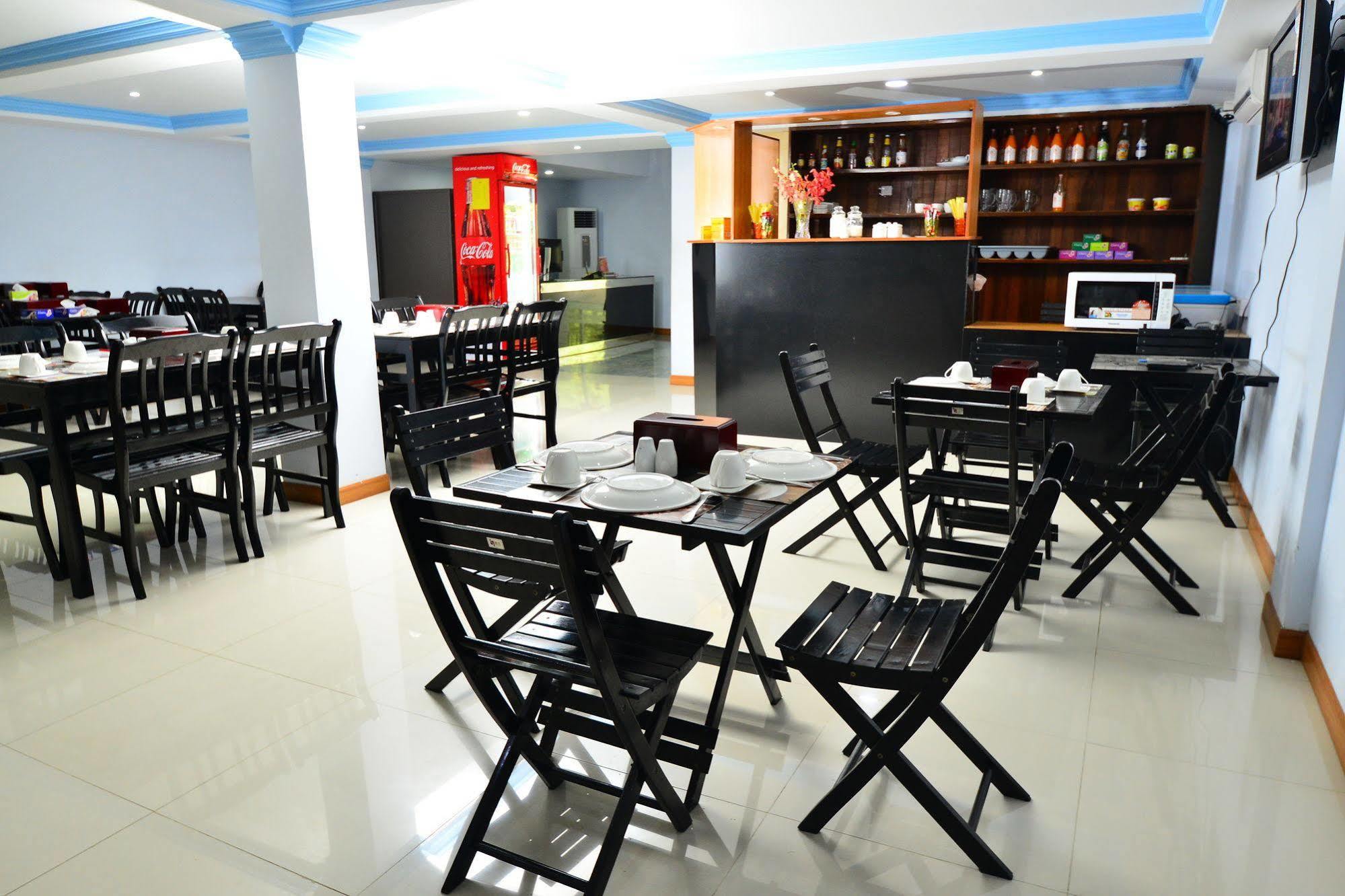 Woodland Hotel Yangon Extérieur photo