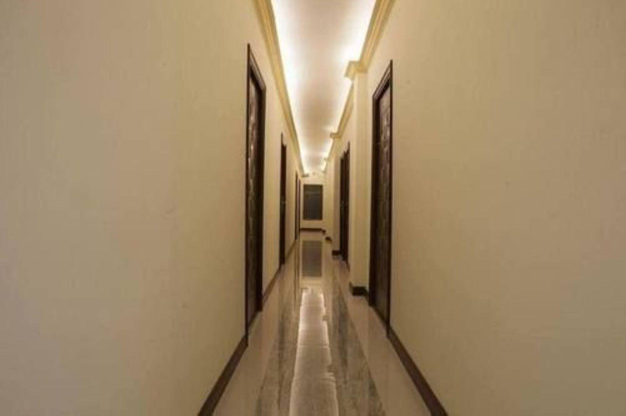 Woodland Hotel Yangon Extérieur photo